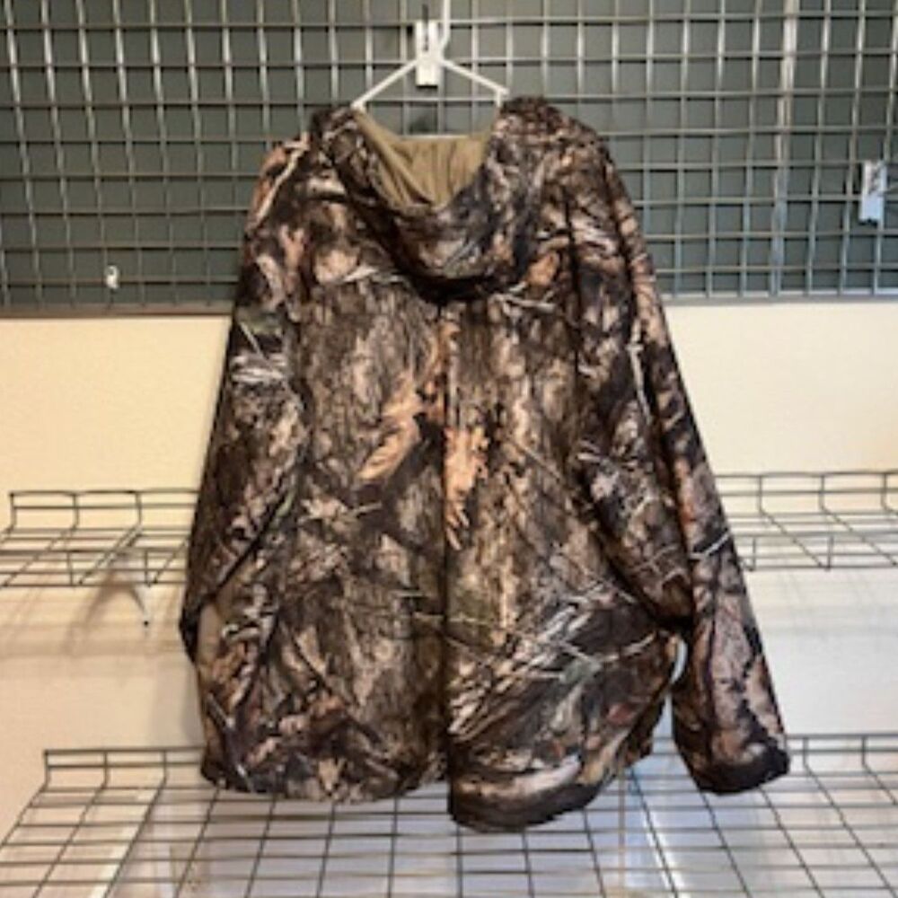 Size: 3XL {54-56} Camouflage Hunting Jacket w/ Hoodie Realtree . New w/o Tags